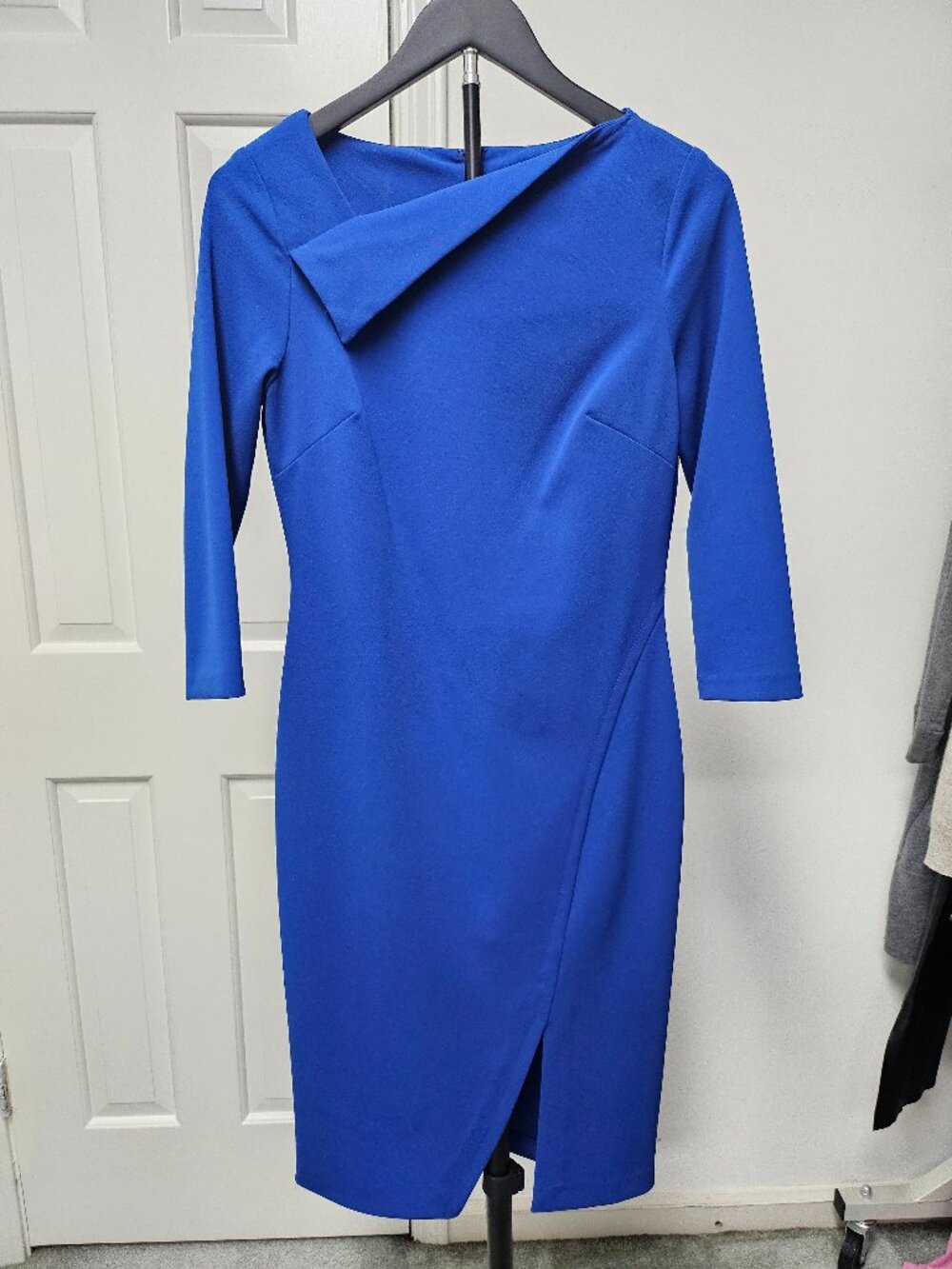 Calvin Klein Three Quarter Sleeve Sheath Dress Asymmetrical Neck - Size 4